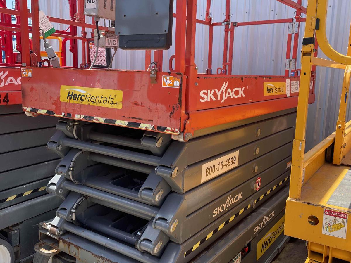 2017 Skyjack SJ4740