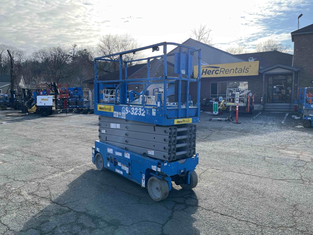 2017 Genie GS-3232