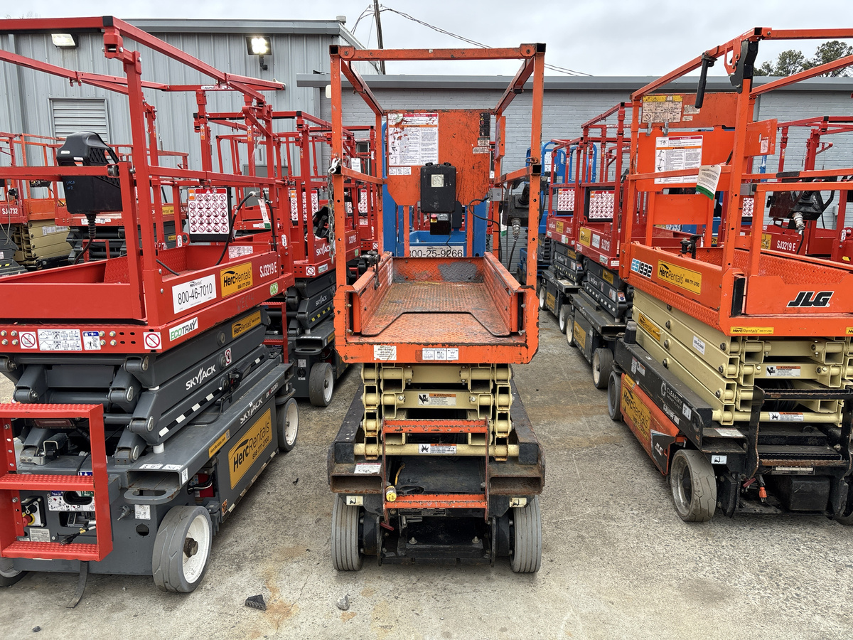 2018 JLG 1932R-2