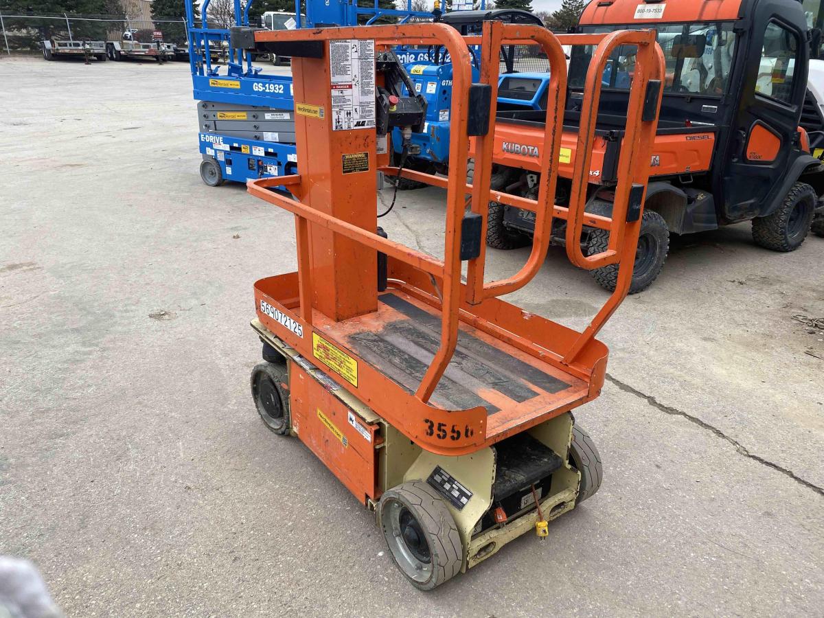 2015 JLG 1230ES