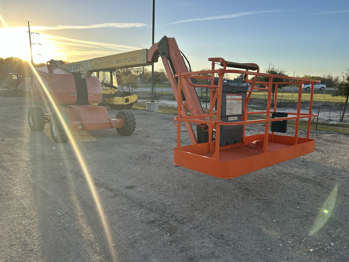2018 JLG 460SJ-3