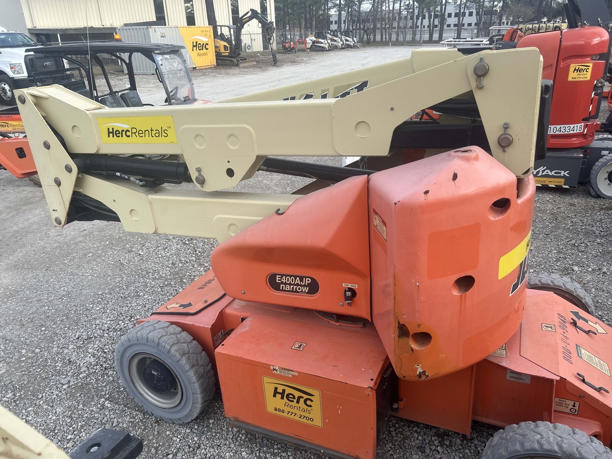 2015 JLG E400AJPN-5