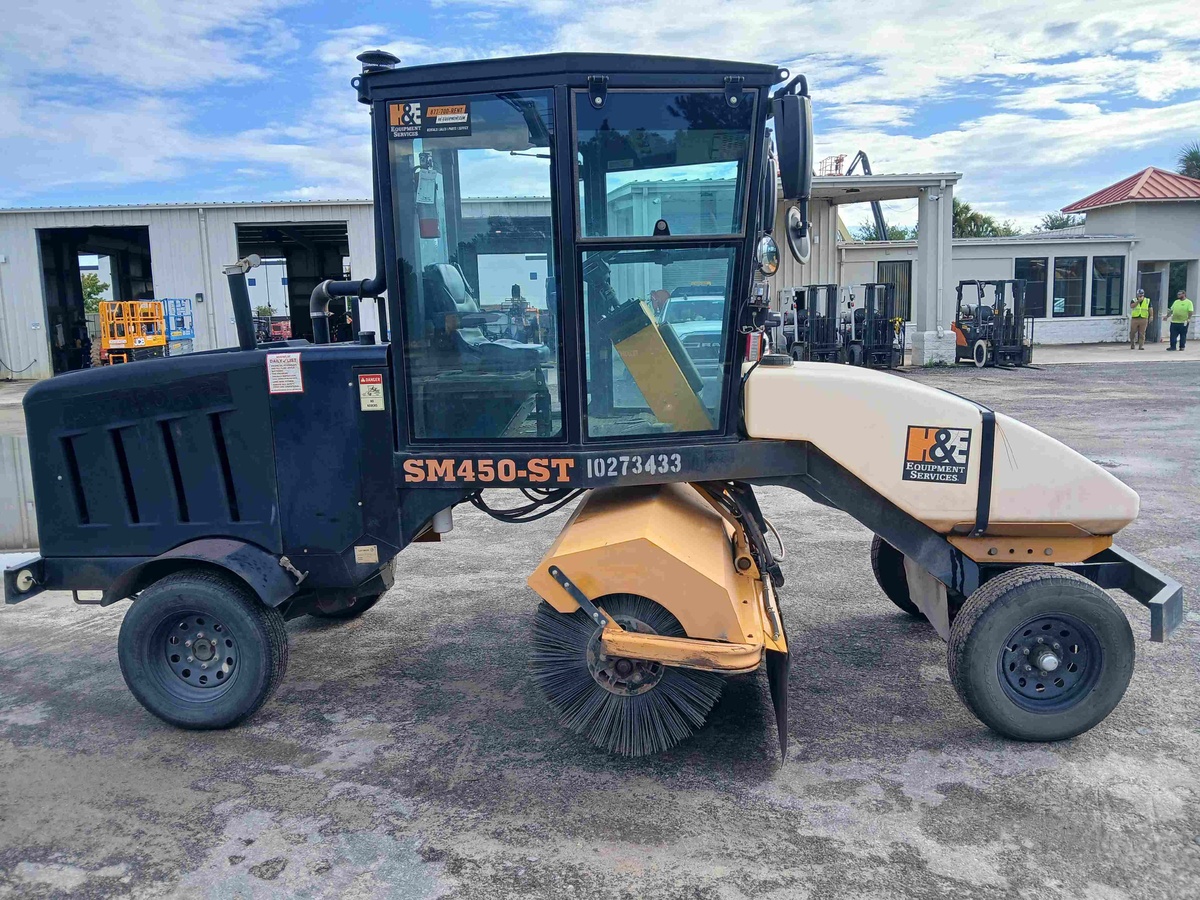2019 LayMor SweepMaster 450-ST