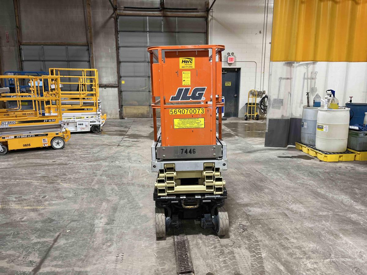 2013 JLG 1930ES