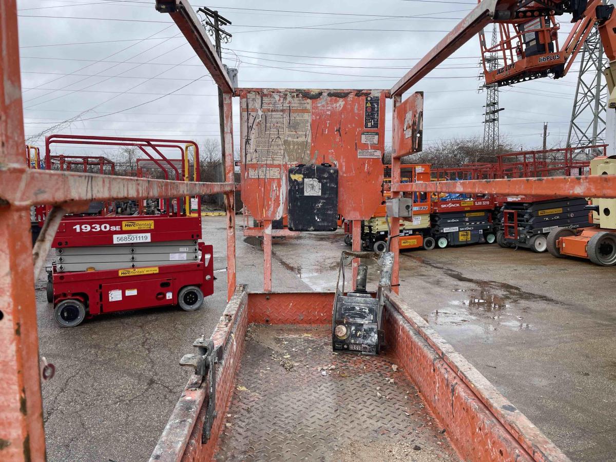 2018 JLG 1932R