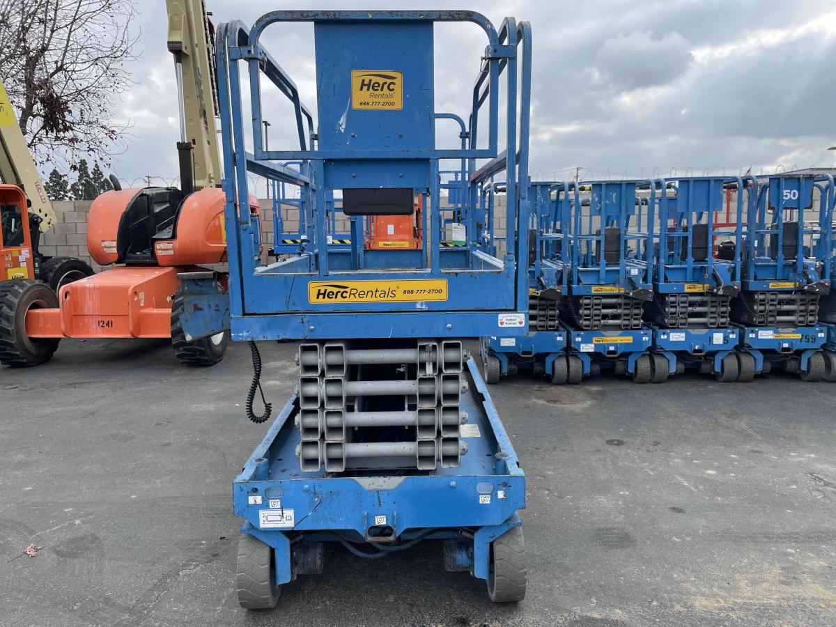 2013 Genie GS-3246