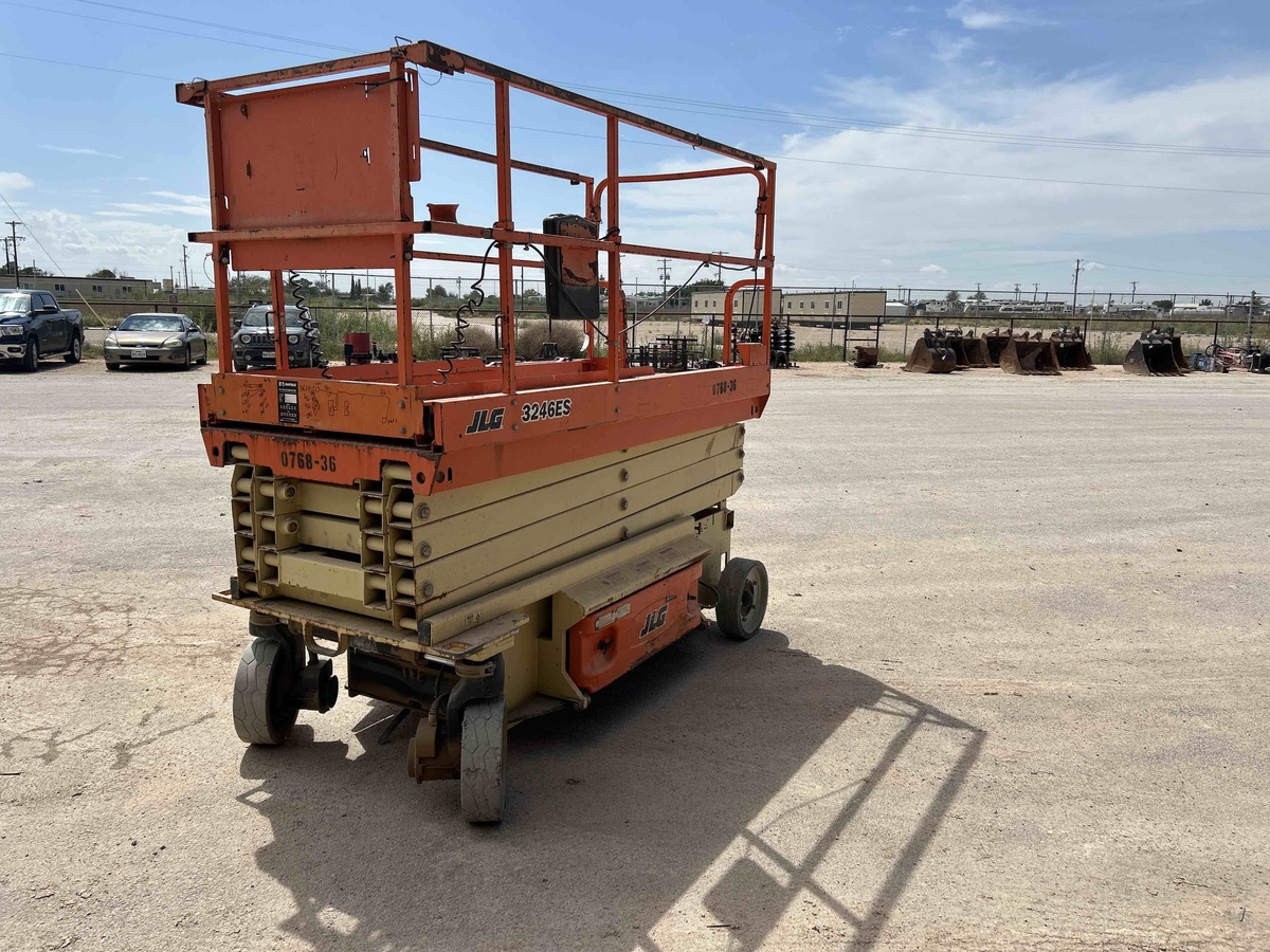 2018 JLG 3246ES-4