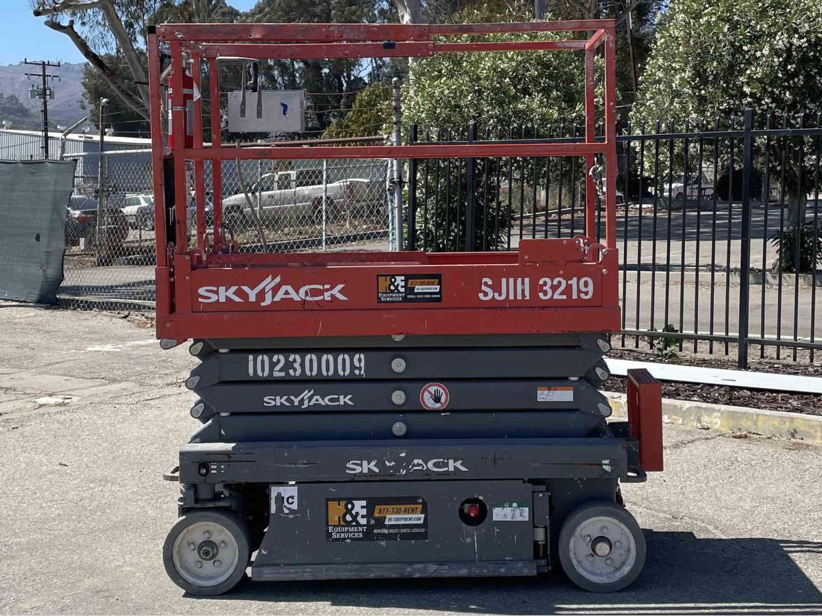 2017 Skyjack SJ3219