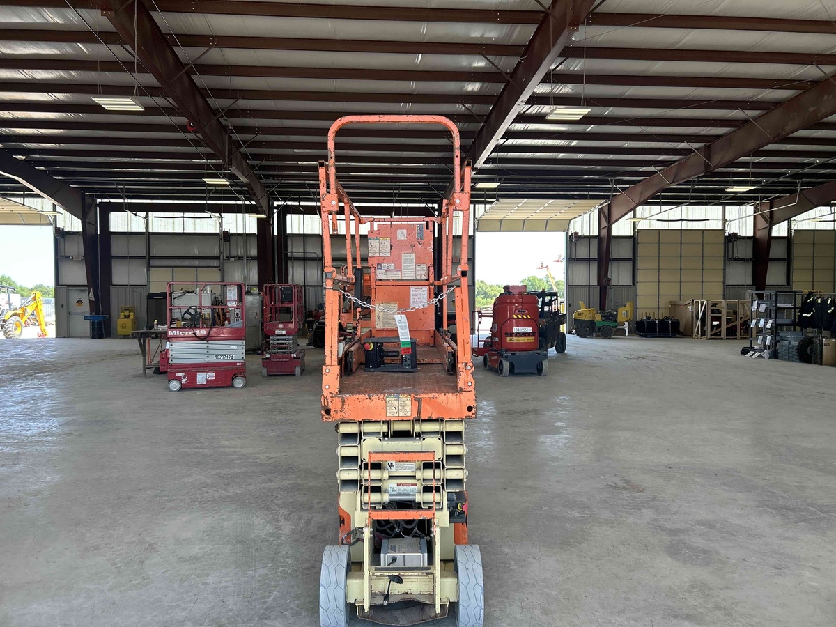 2017 JLG 2632ES-4