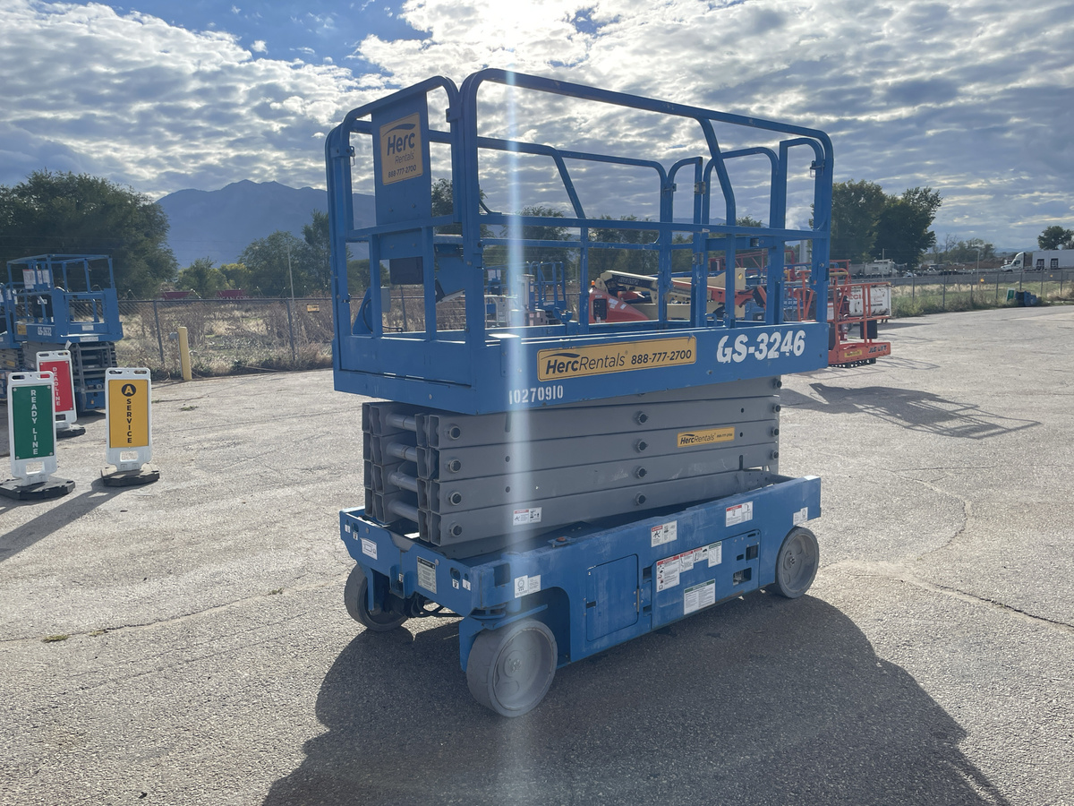 2019 Genie GS-3246-4