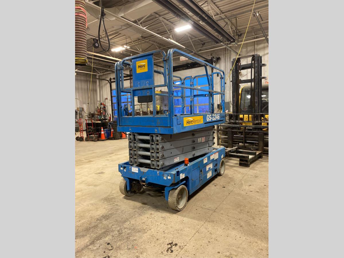 2013 Genie GS-3246