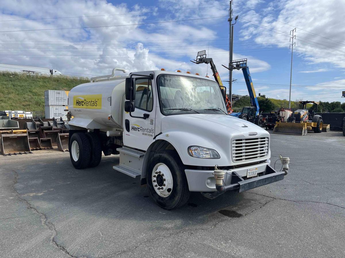2018 Freightliner M2106-2