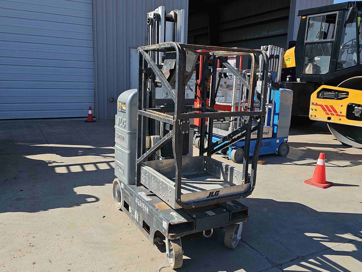 2018 JLG 20MVL