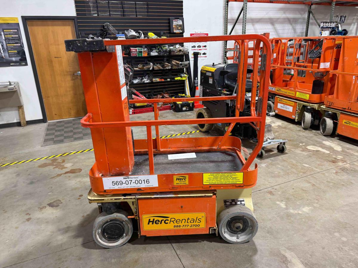 2016 JLG 1230ES