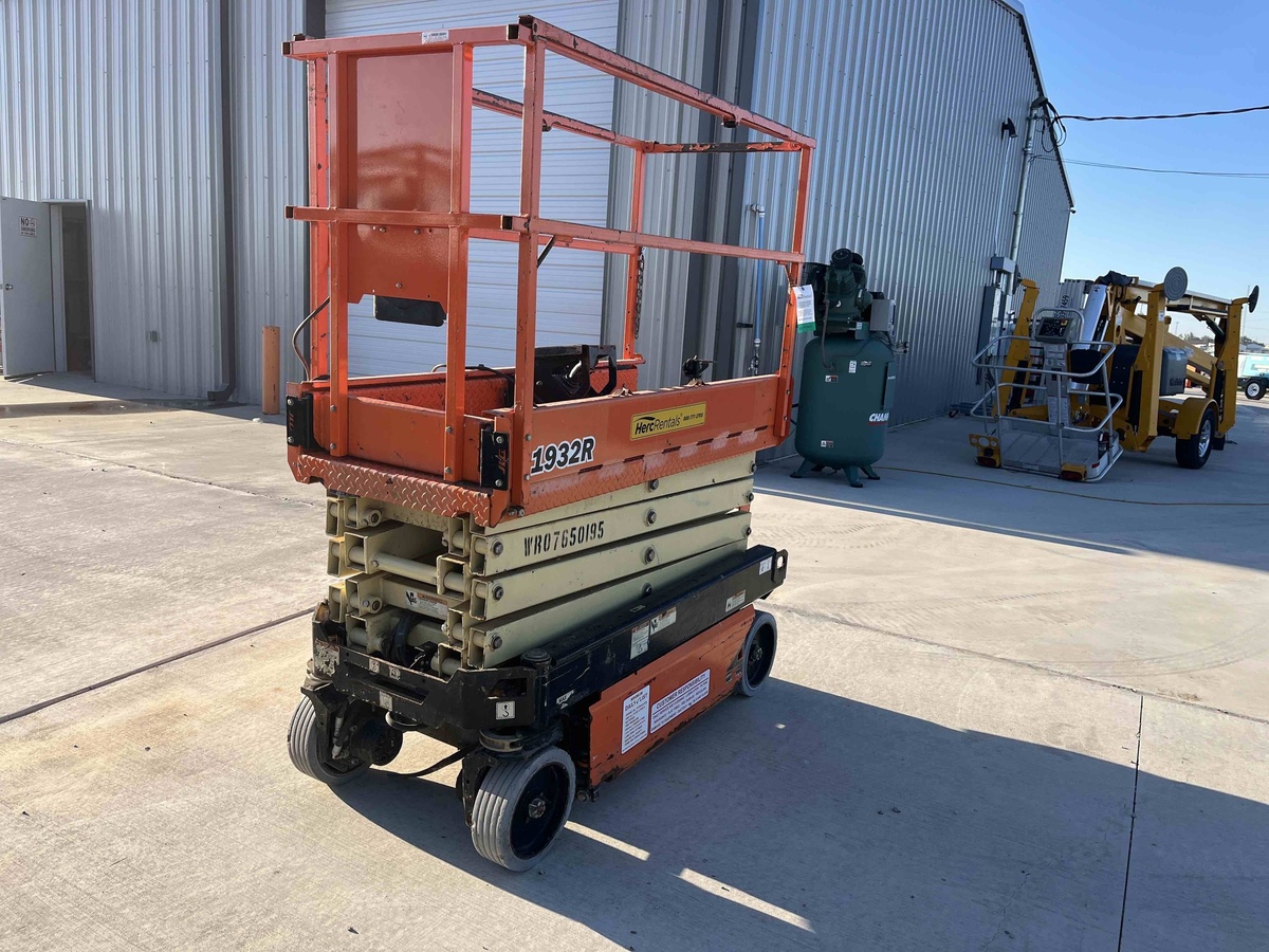 2018 JLG 1932R