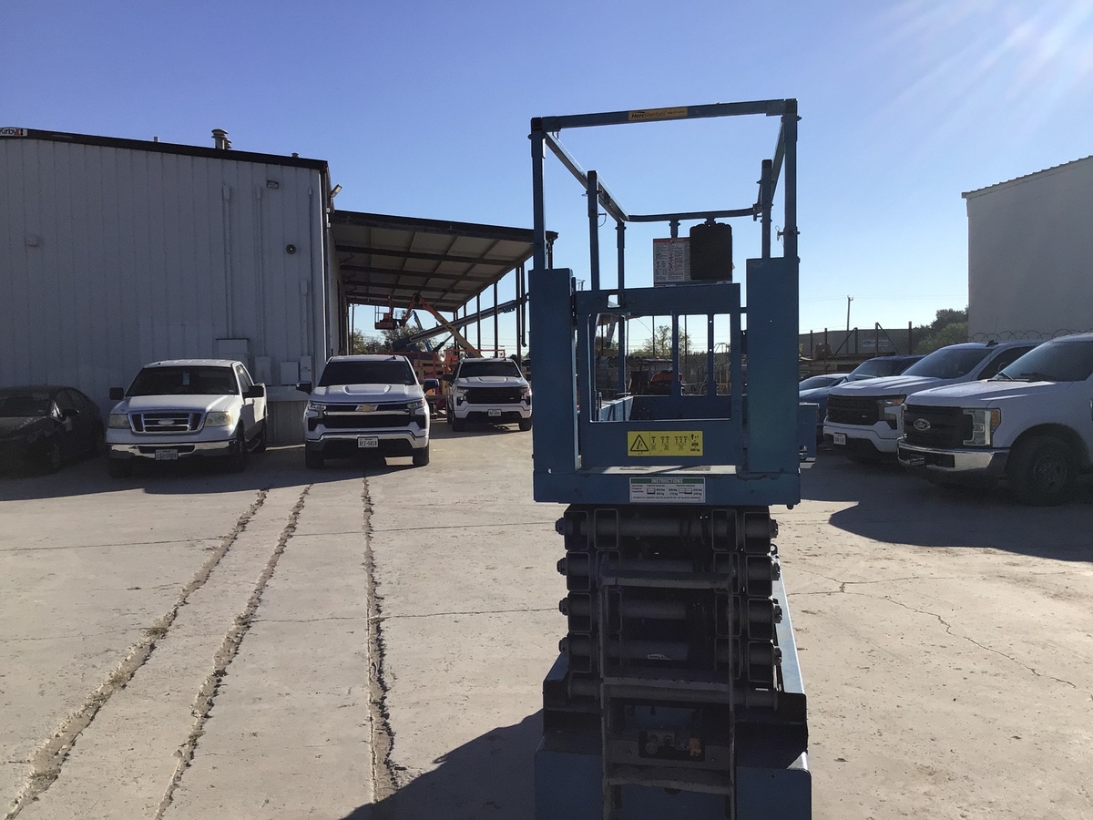 2017 Genie GS-3232-8