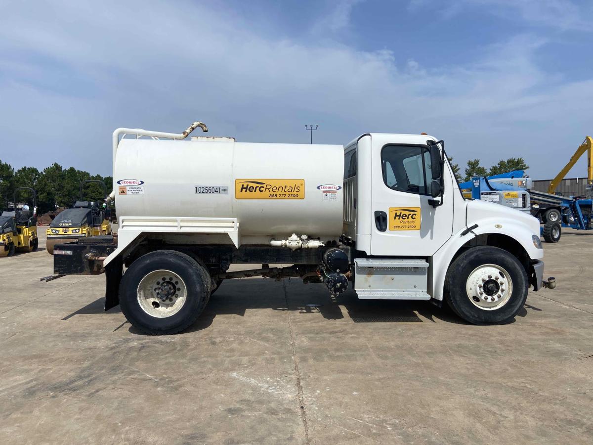 2019 Freightliner M2106-5