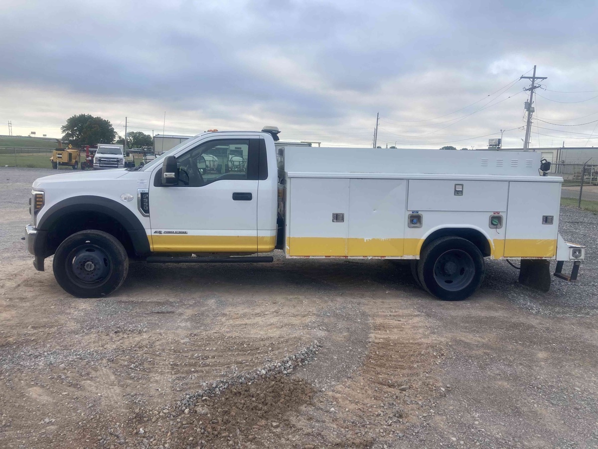 2019 Ford F550-7