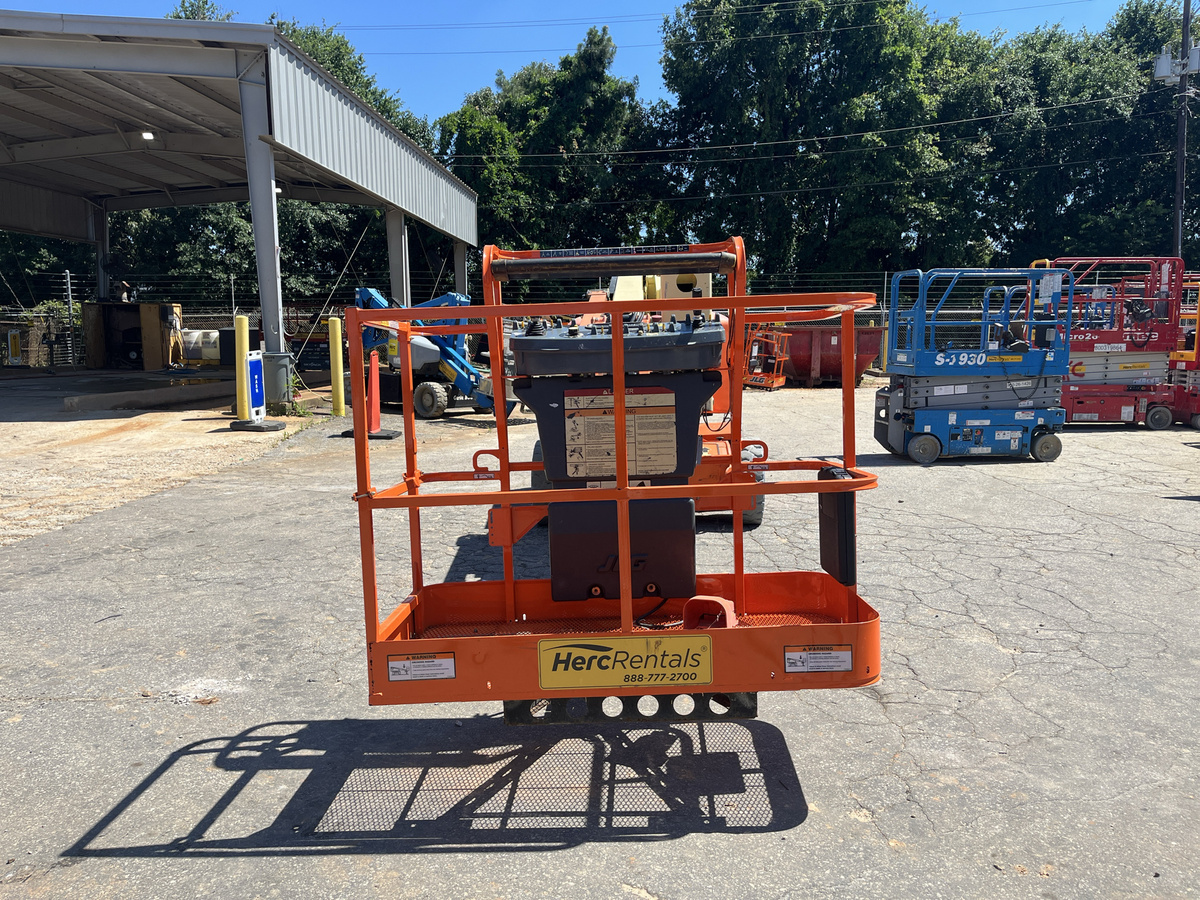 2018 JLG E450AJ-2
