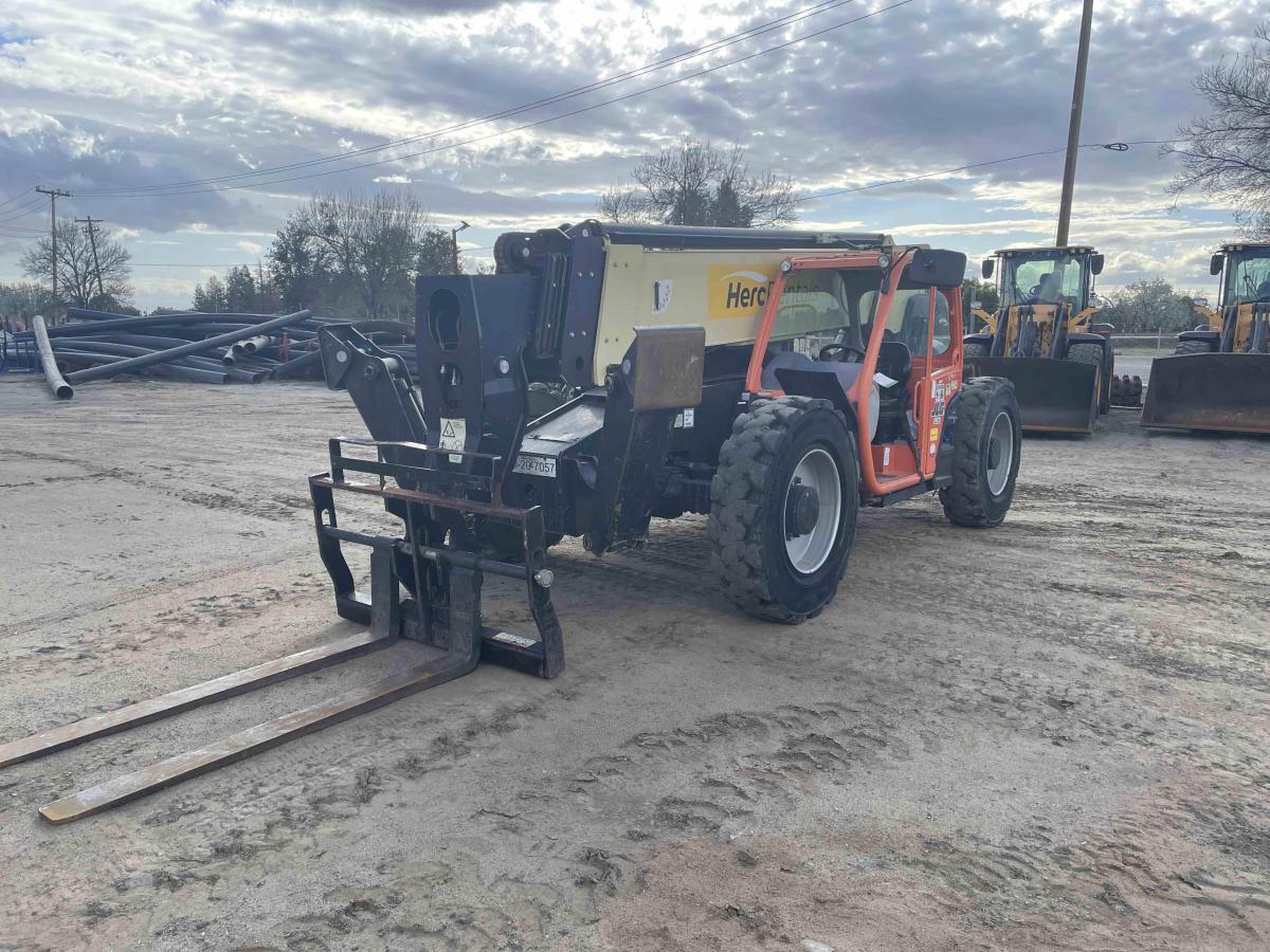 2018 JLG 1255