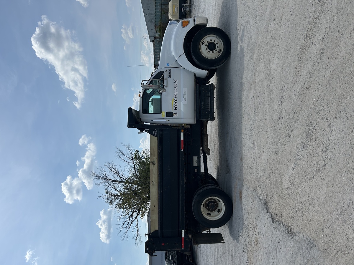 2015 Ford F750-4