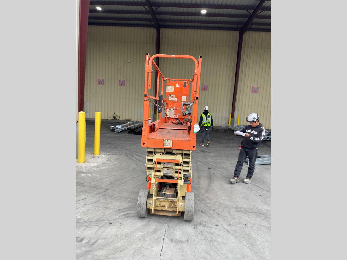 2017 JLG 2632ES