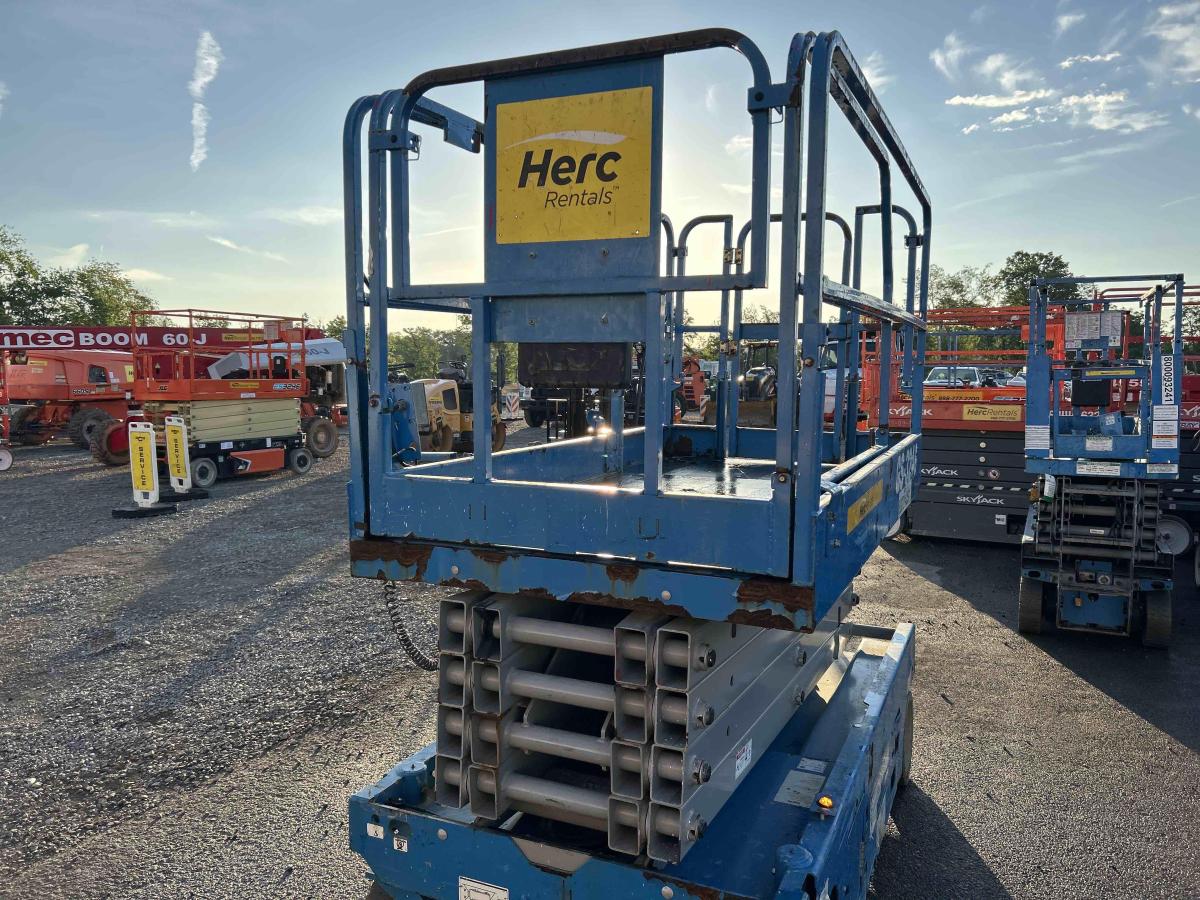 2018 Genie GS-3246-4