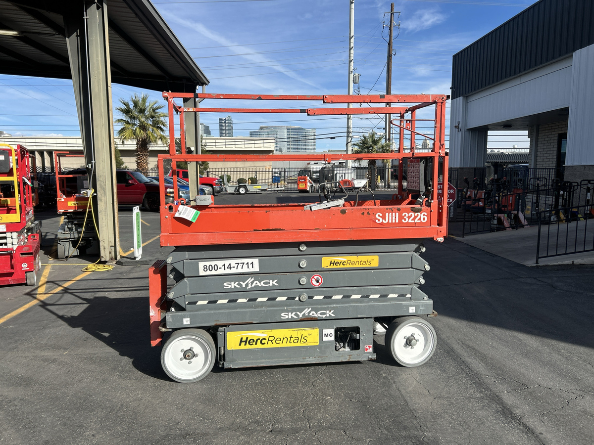 2017 Skyjack SJ3226