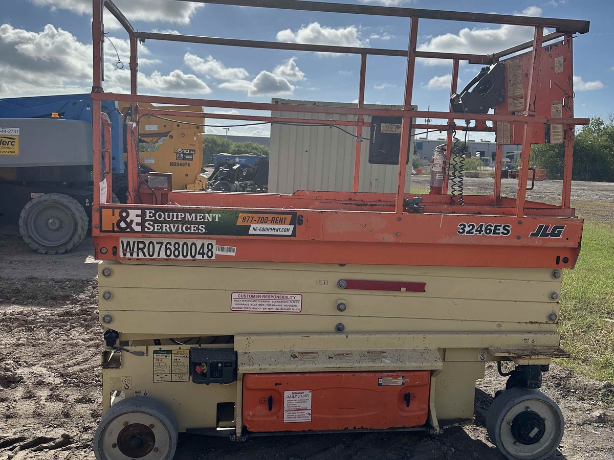 2018 JLG 3246ES-6
