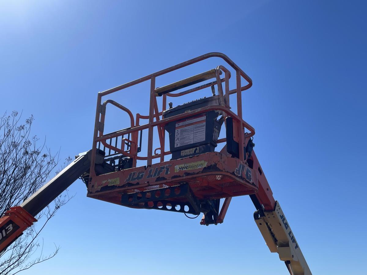 2017 JLG 340AJ