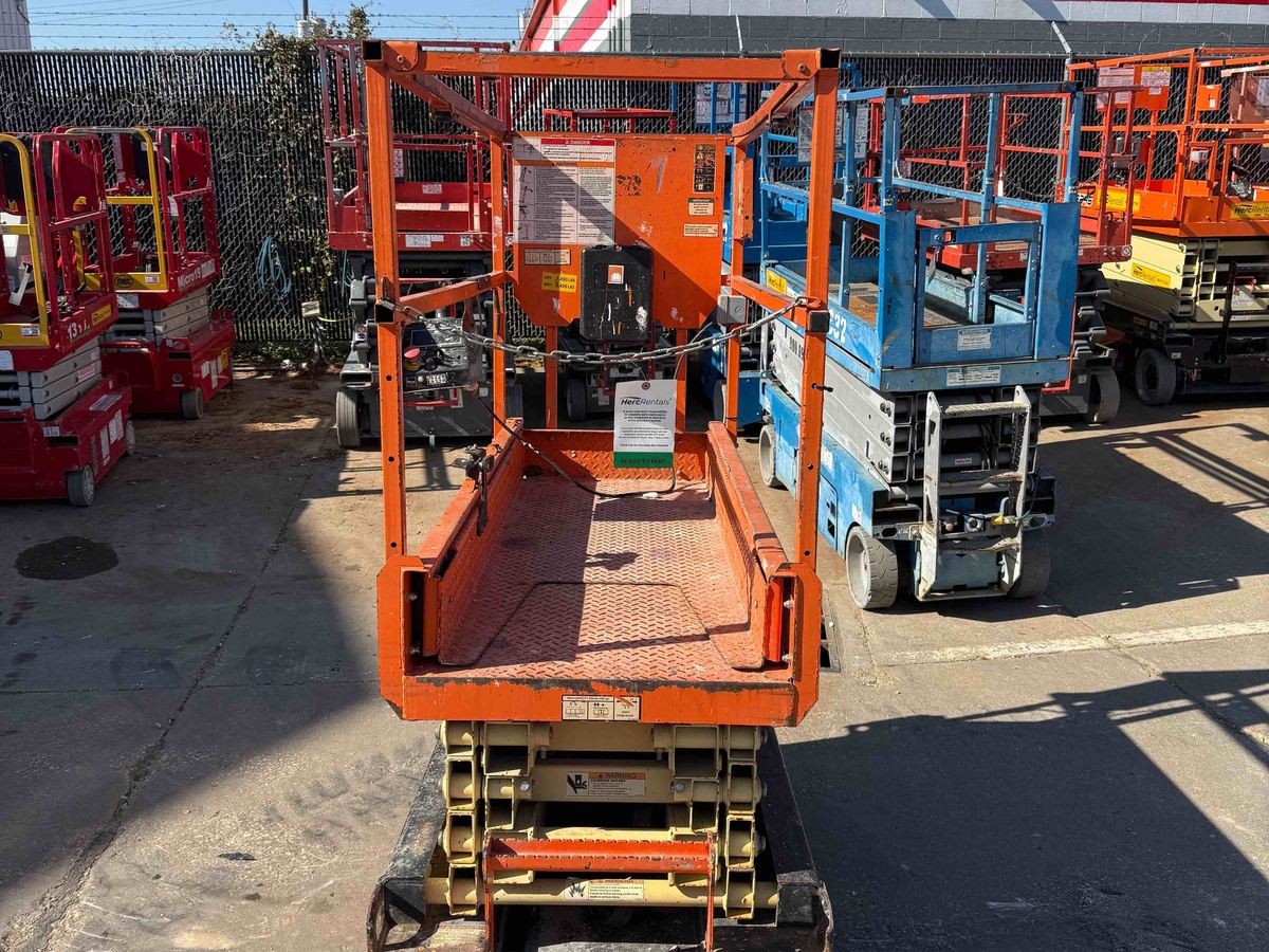 2018 JLG 1932R-4