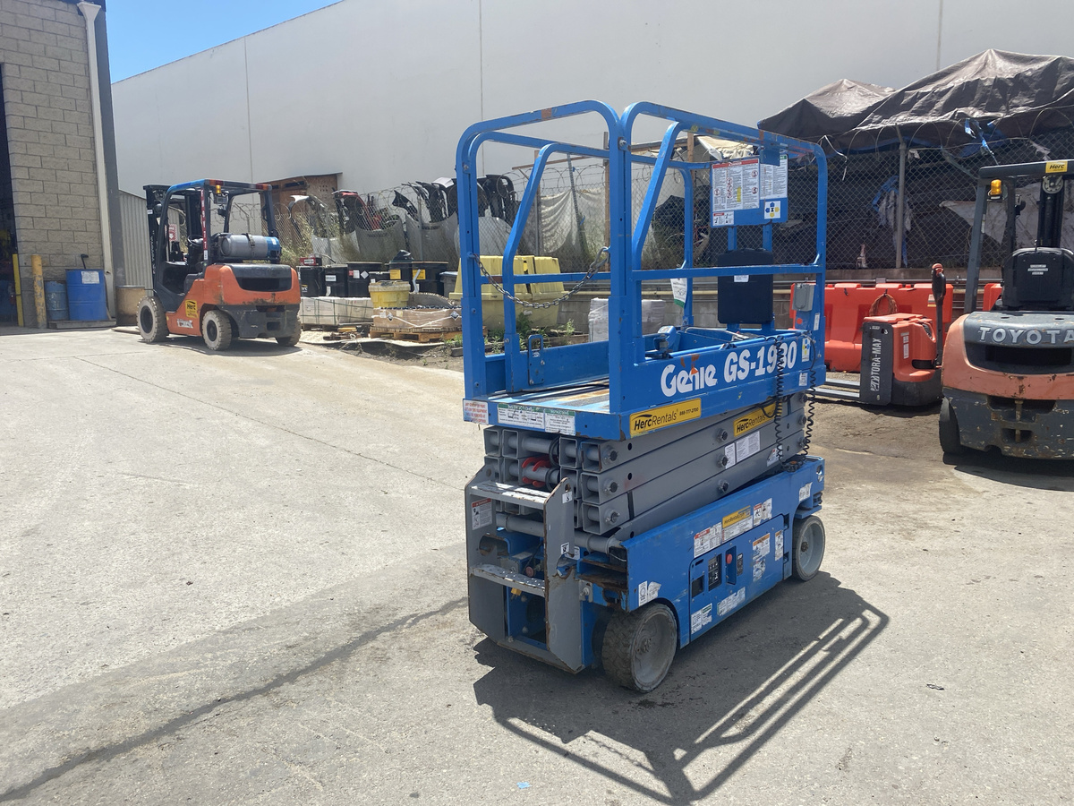 2018 Genie GS-1930