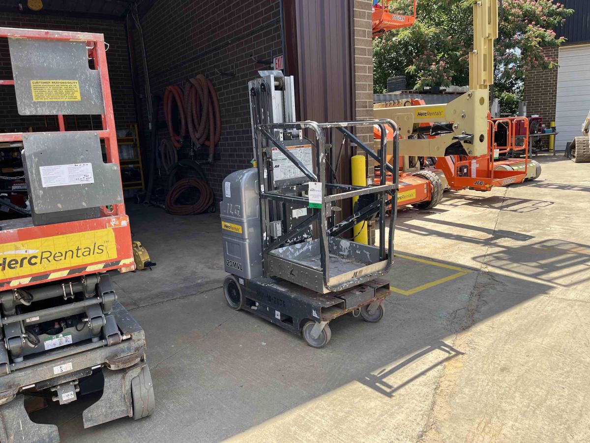 2016 JLG 20MVL