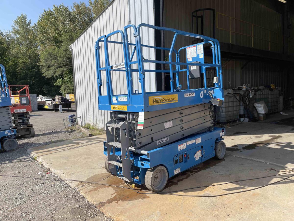 2017 Genie GS-3246