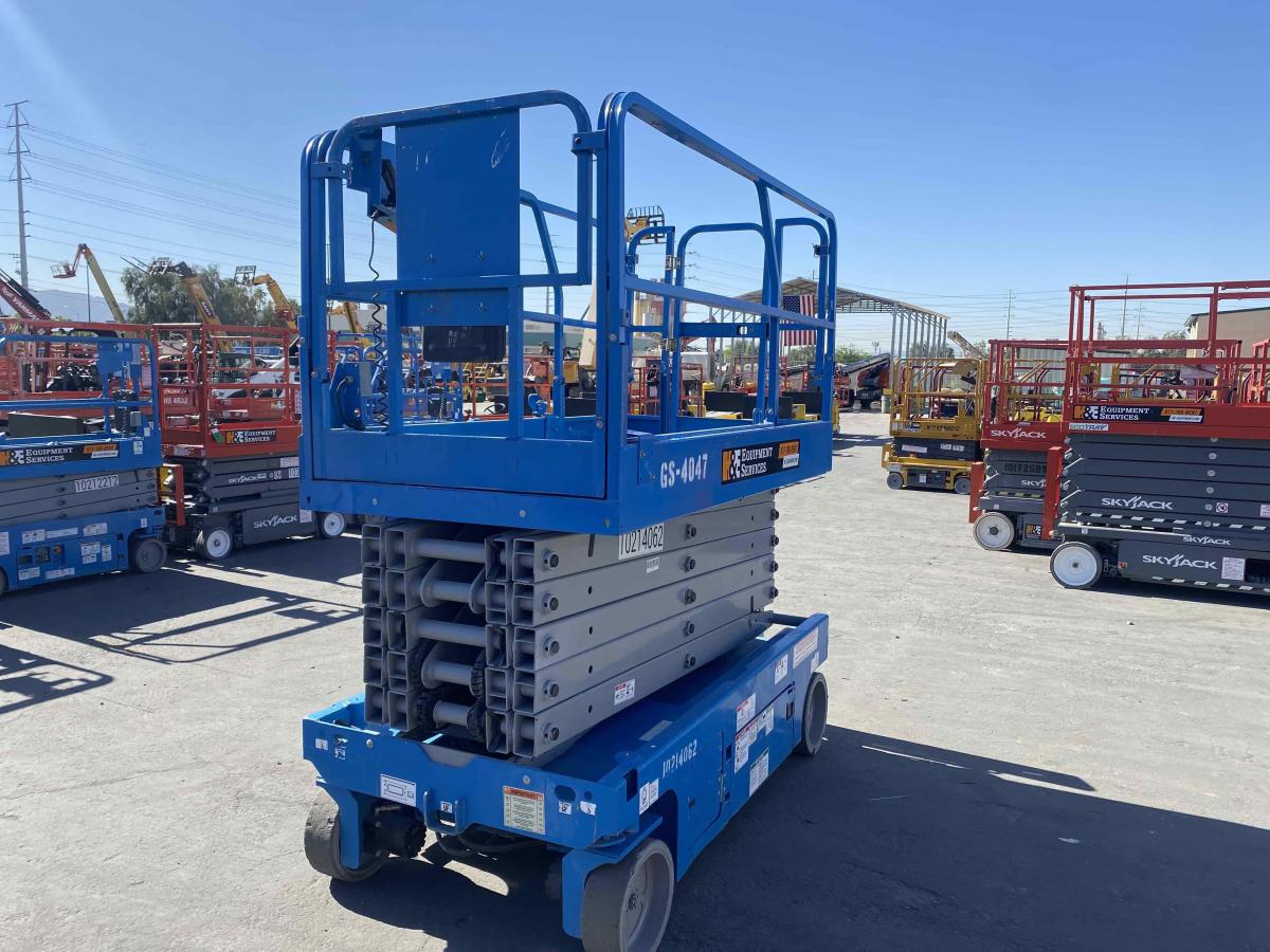 2017 Genie GS-4047
