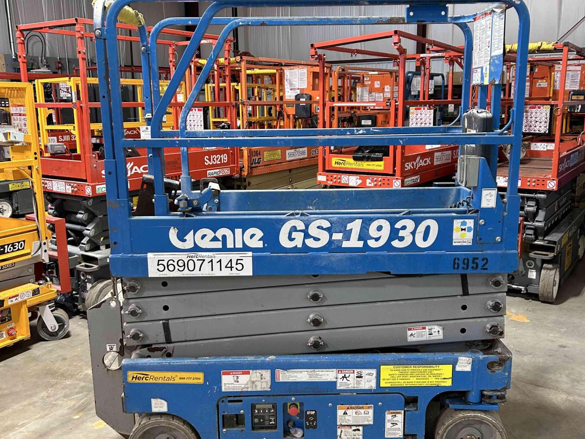 2017 Genie GS-1930
