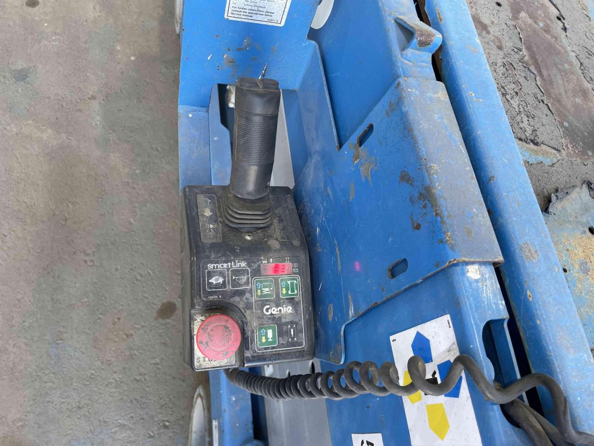 2017 Genie GS-3232
