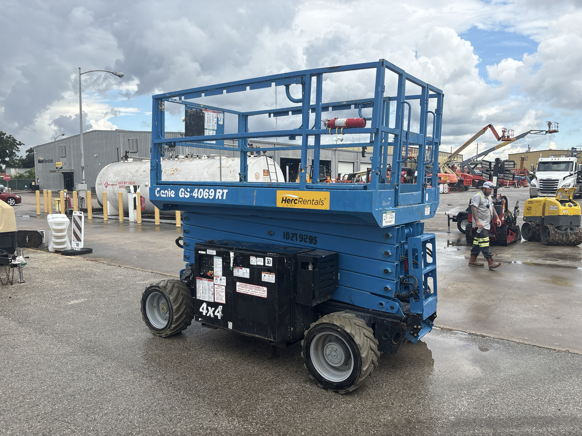 2019 Genie GS-4069 RT-4