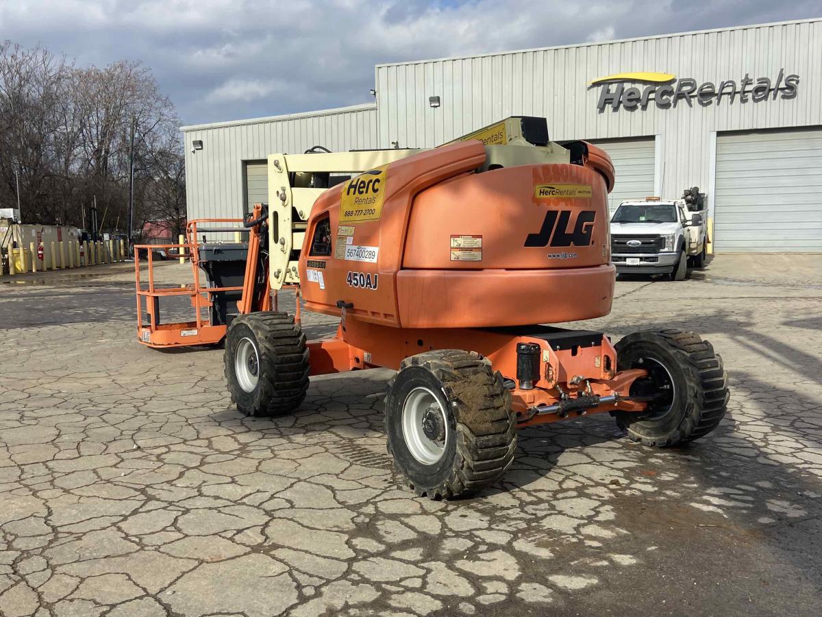2017 JLG 450AJ