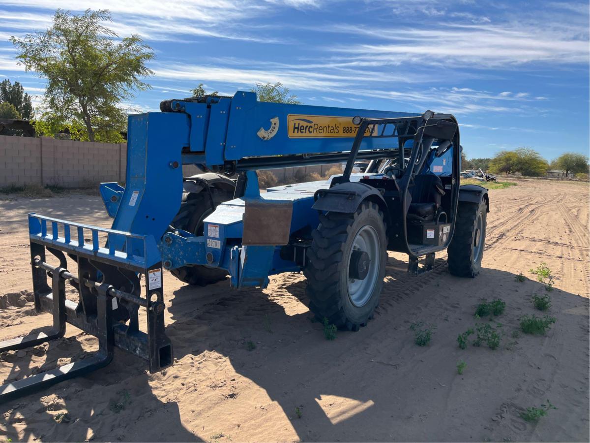 2017 Genie GTH-1056