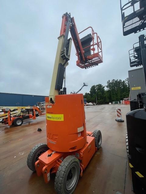 2016 JLG E300AJP