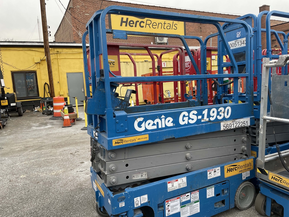 2018 Genie GS-1930