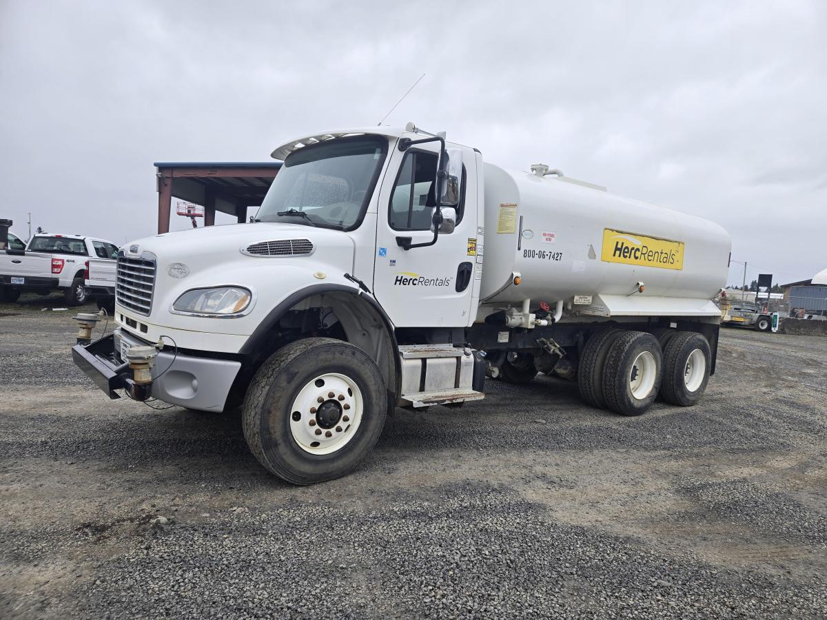 2016 Freightliner M2106-6