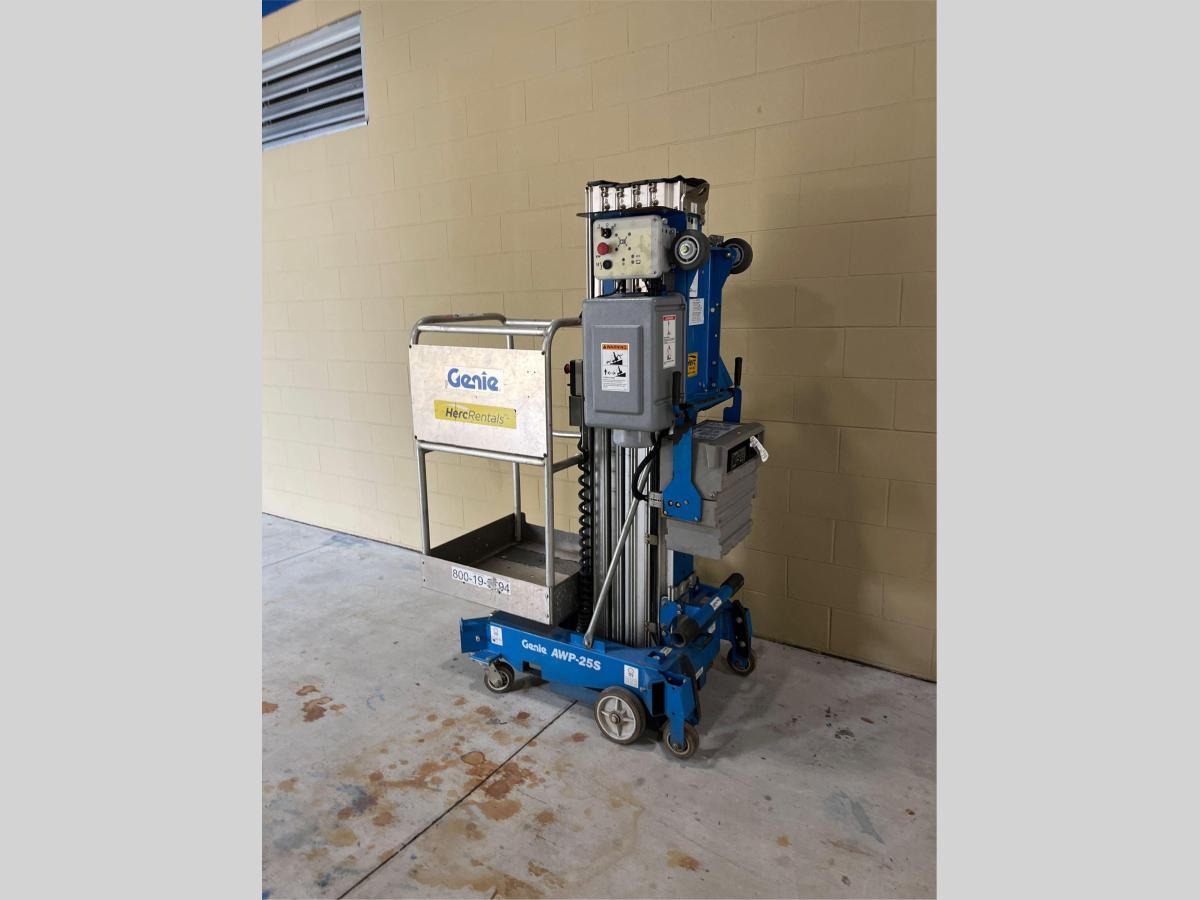 2018 Genie AWP-25S