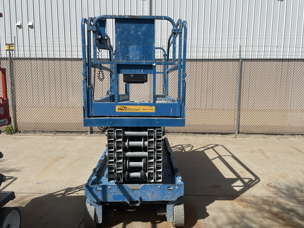 2017 Genie GS-4047