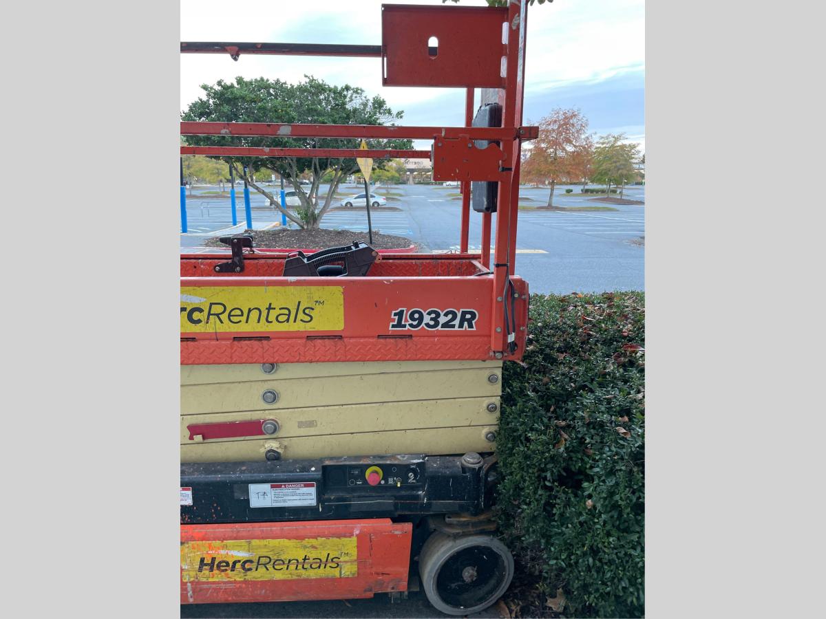 2018 JLG 1932R