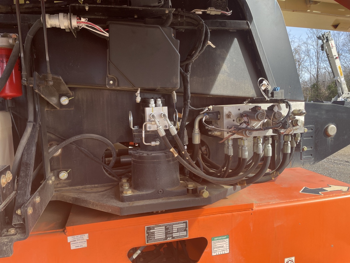 2018 JLG 660SJ-9