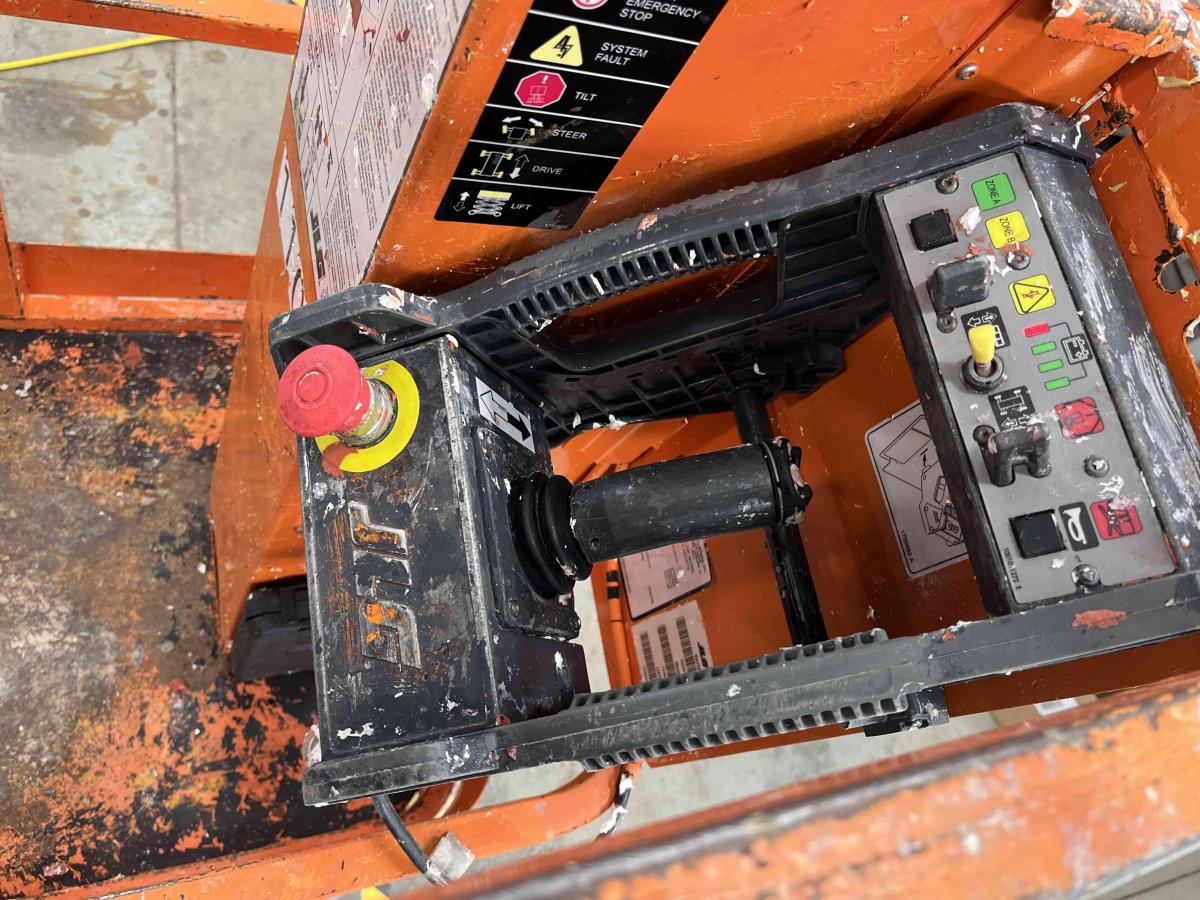 2008 JLG 1230ES
