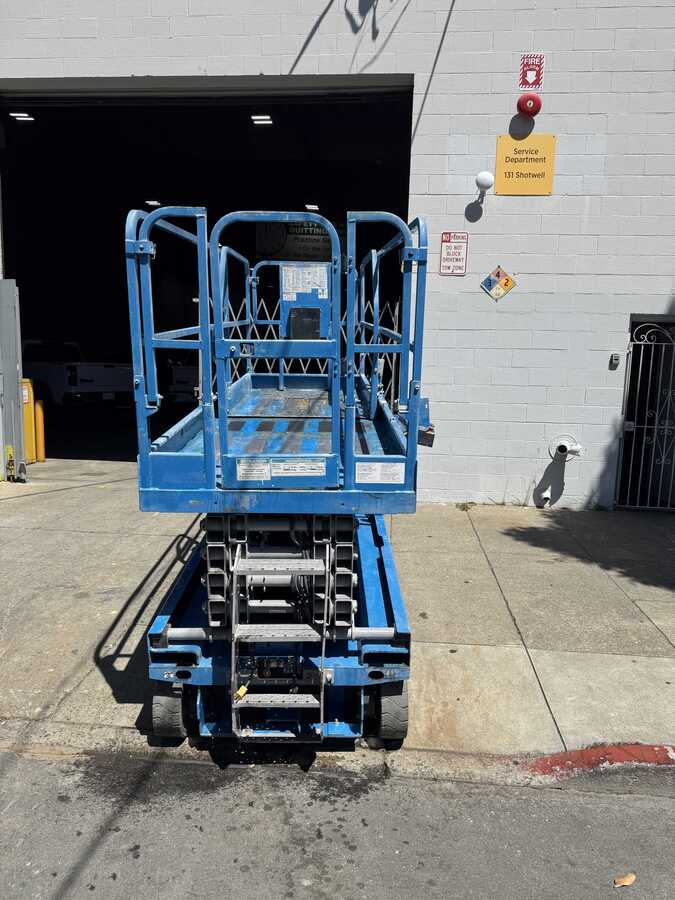 2017 Genie GS-3246-5