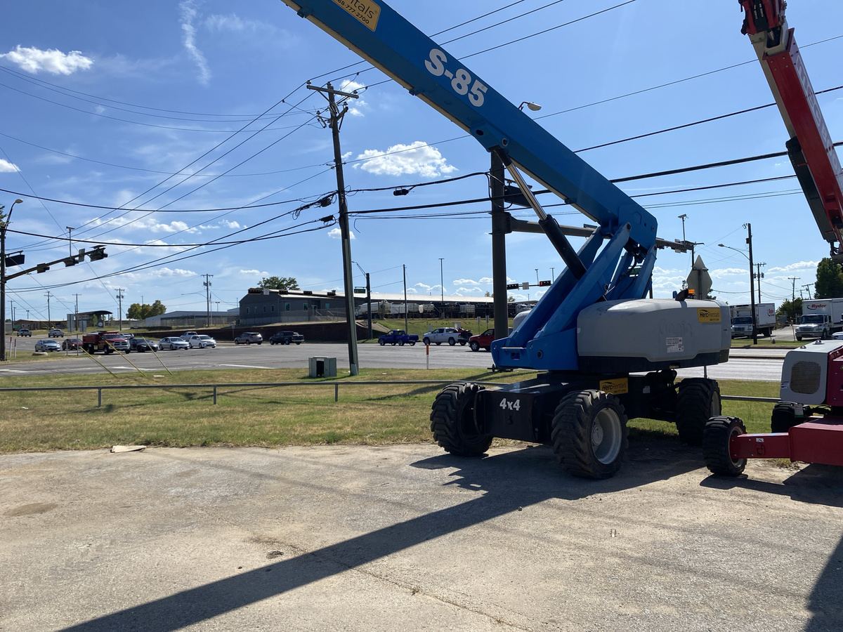 2017 Genie S-85